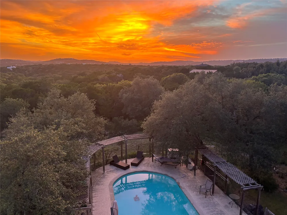 8300 Lime Creek Road Volente, TX 78641
