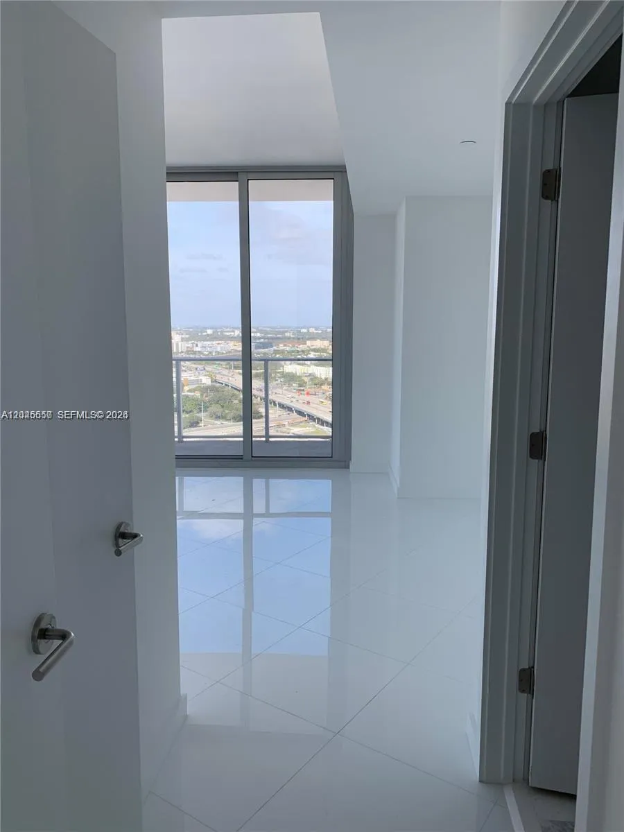 851 NE 1st Ave #2702 Miami, FL 33132