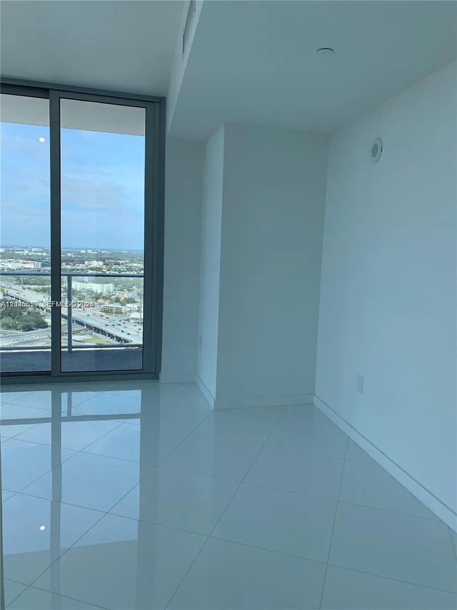 851 NE 1st Ave #2702 Miami, FL 33132