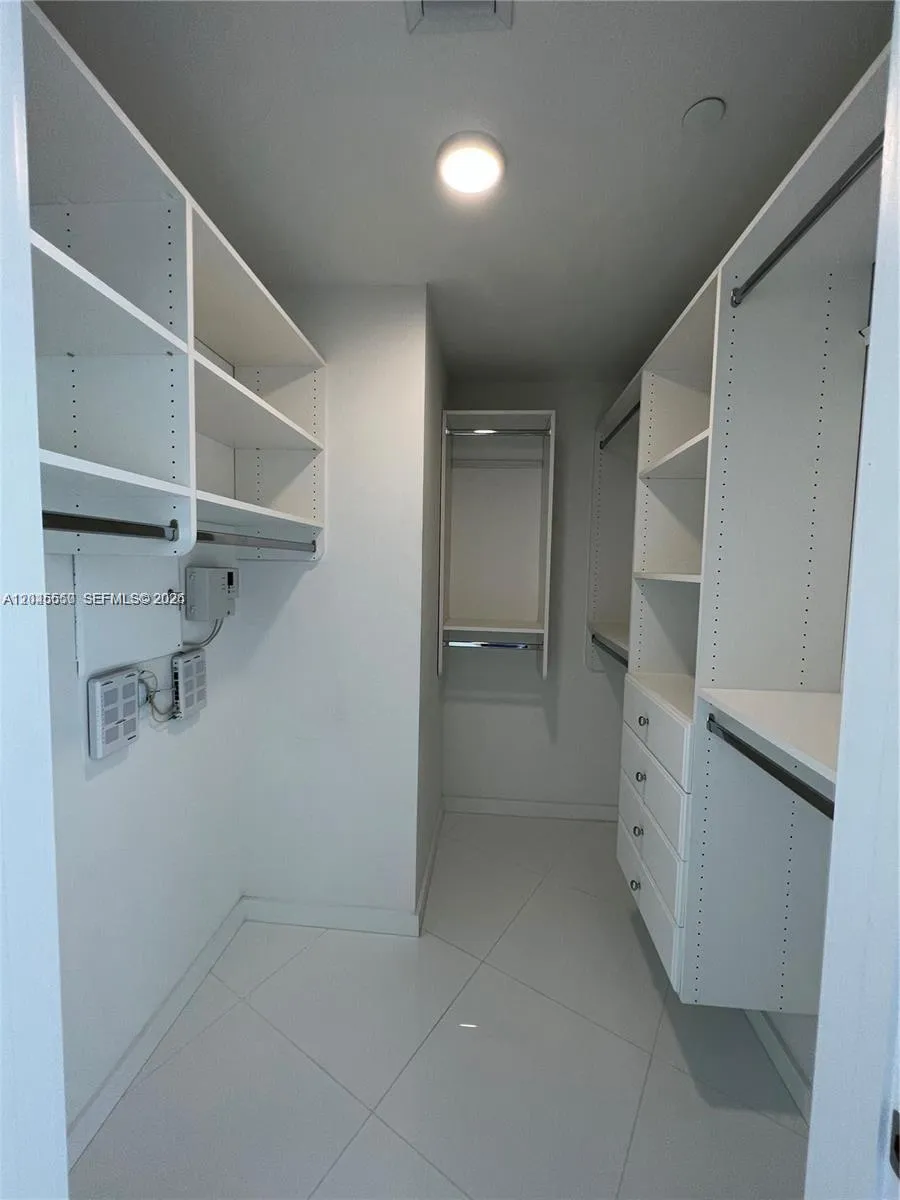 851 NE 1st Ave #2702 Miami, FL 33132