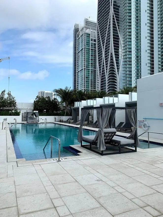 851 NE 1st Ave #2702 Miami, FL 33132