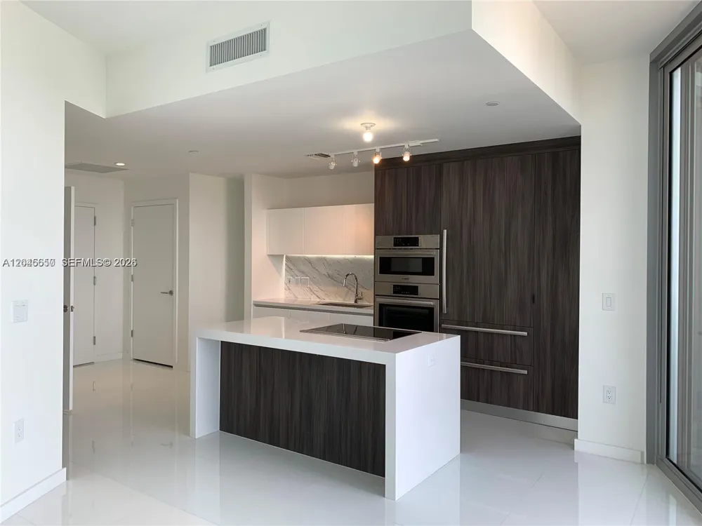 851 NE 1st Ave #2702 Miami, FL 33132