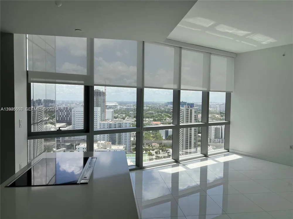 851 NE 1st Ave #2702 Miami, FL 33132