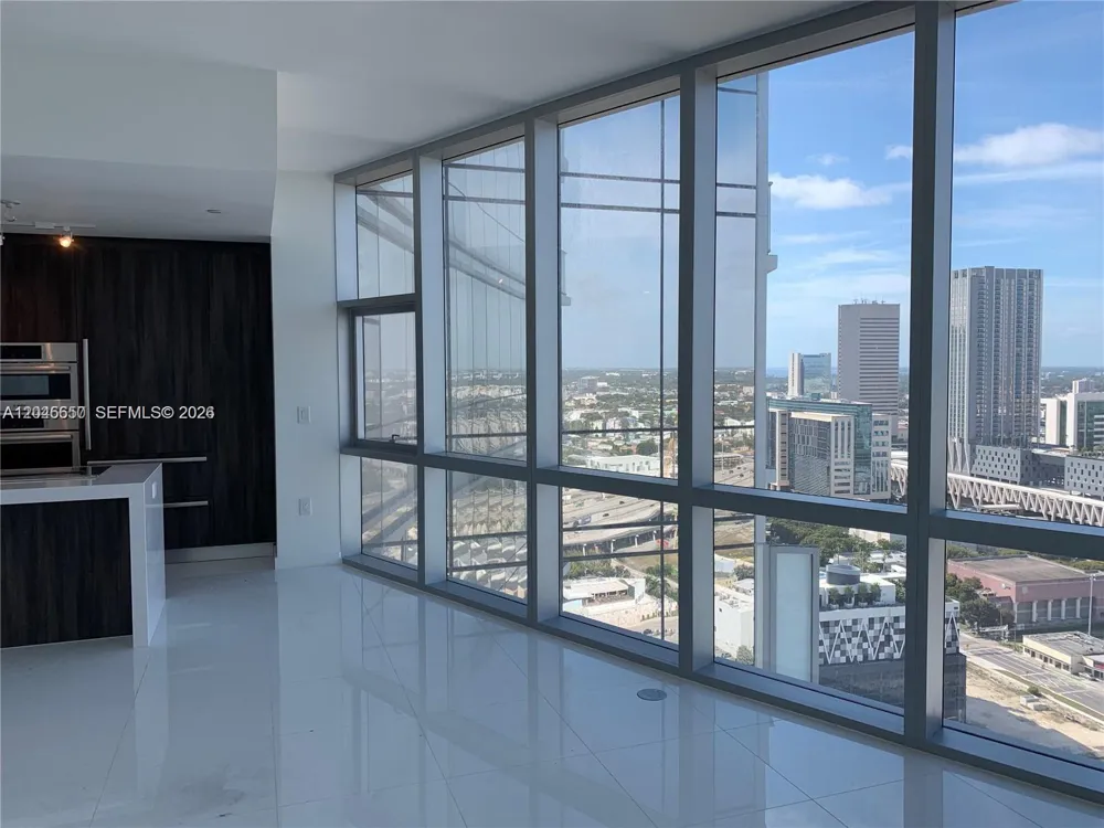 851 NE 1st Ave #2702 Miami, FL 33132