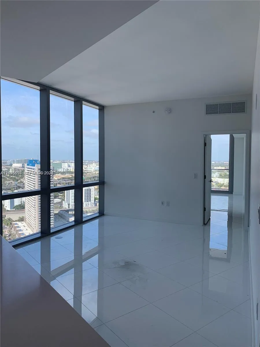 851 NE 1st Ave #2702 Miami, FL 33132