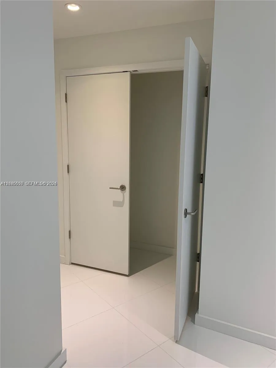 851 NE 1st Ave #2702 Miami, FL 33132