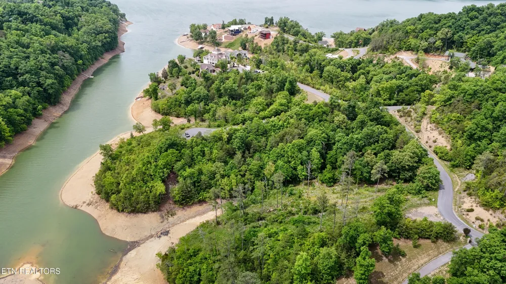 26 Stone Shr Way Dandridge, TN 37725