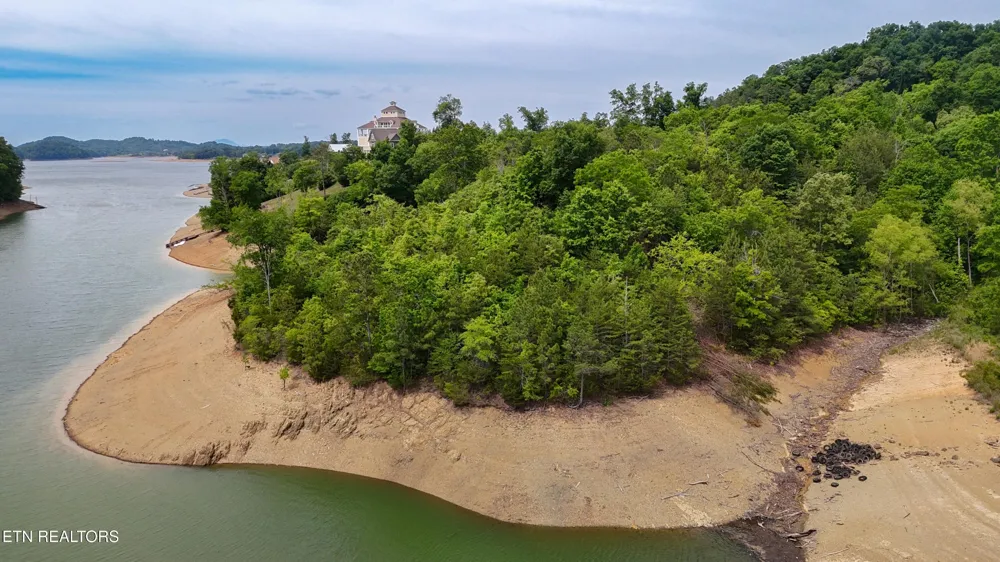 26 Stone Shr Way Dandridge, TN 37725