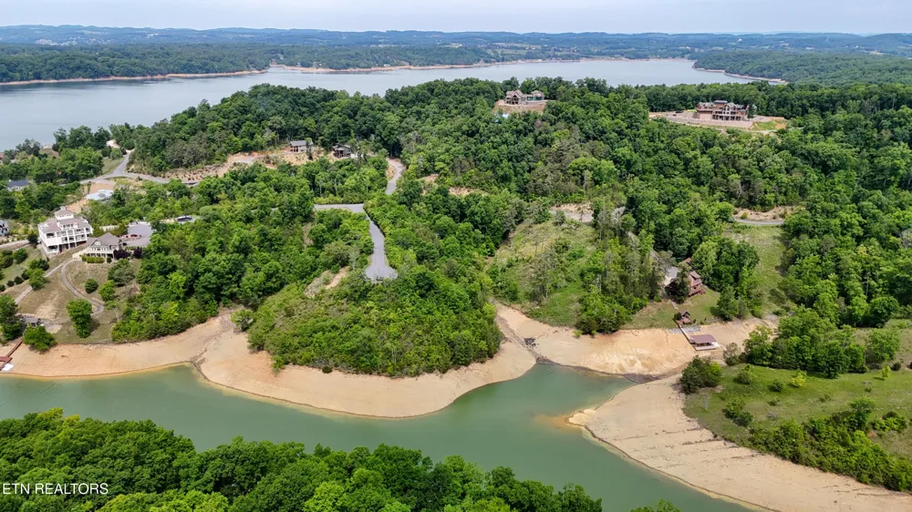 26 Stone Shr Way Dandridge, TN 37725