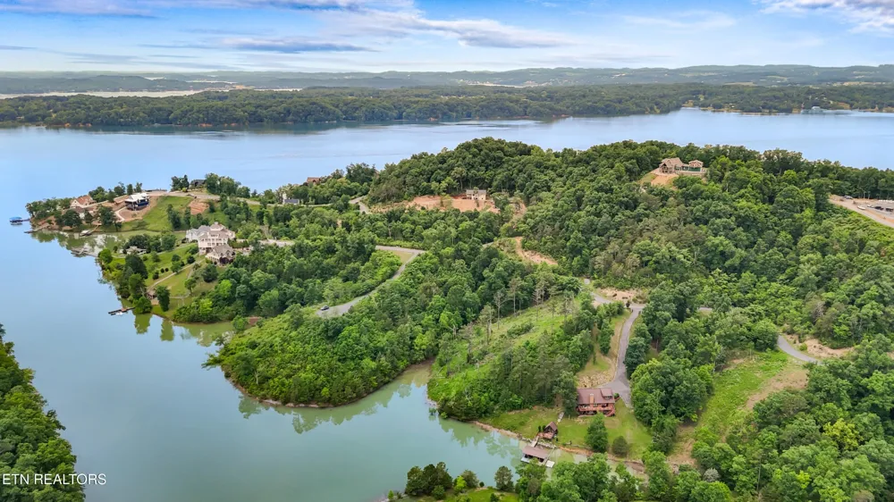 26 Stone Shr Way Dandridge, TN 37725