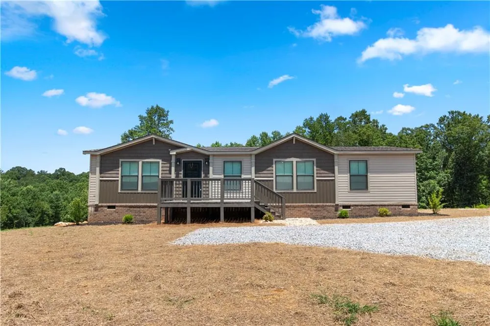 654 Robertson Loop Road Clarkesville, GA 30523