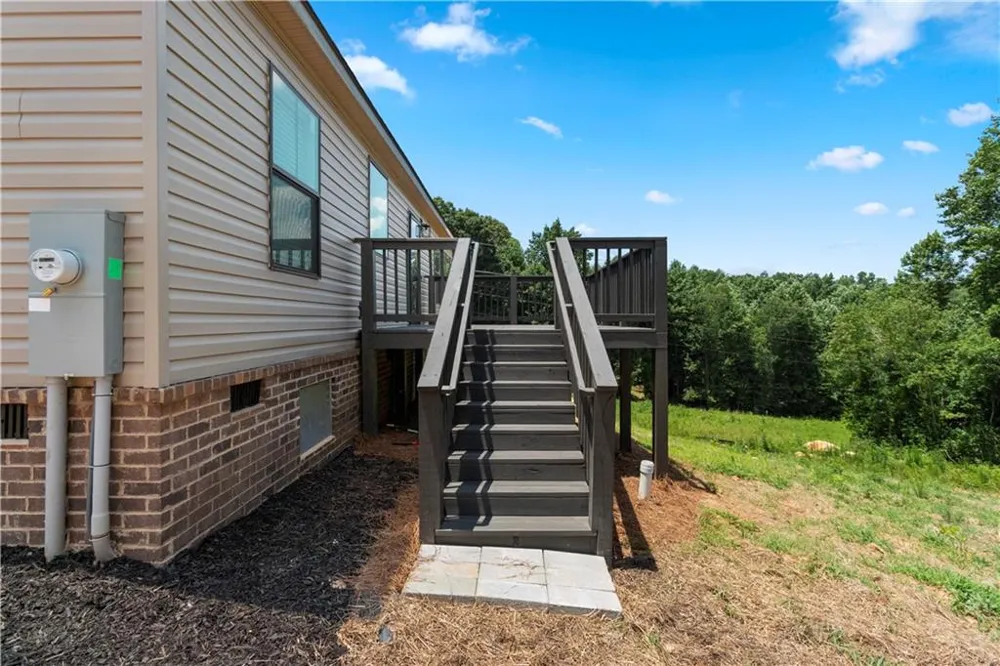 654 Robertson Loop Road Clarkesville, GA 30523