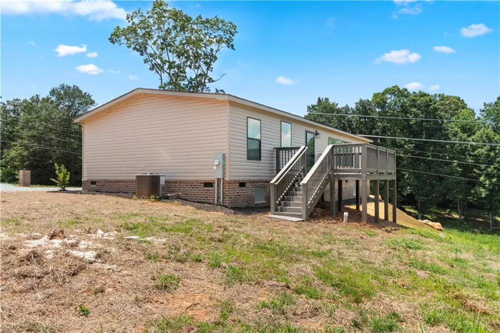 654 Robertson Loop Road Clarkesville, GA 30523