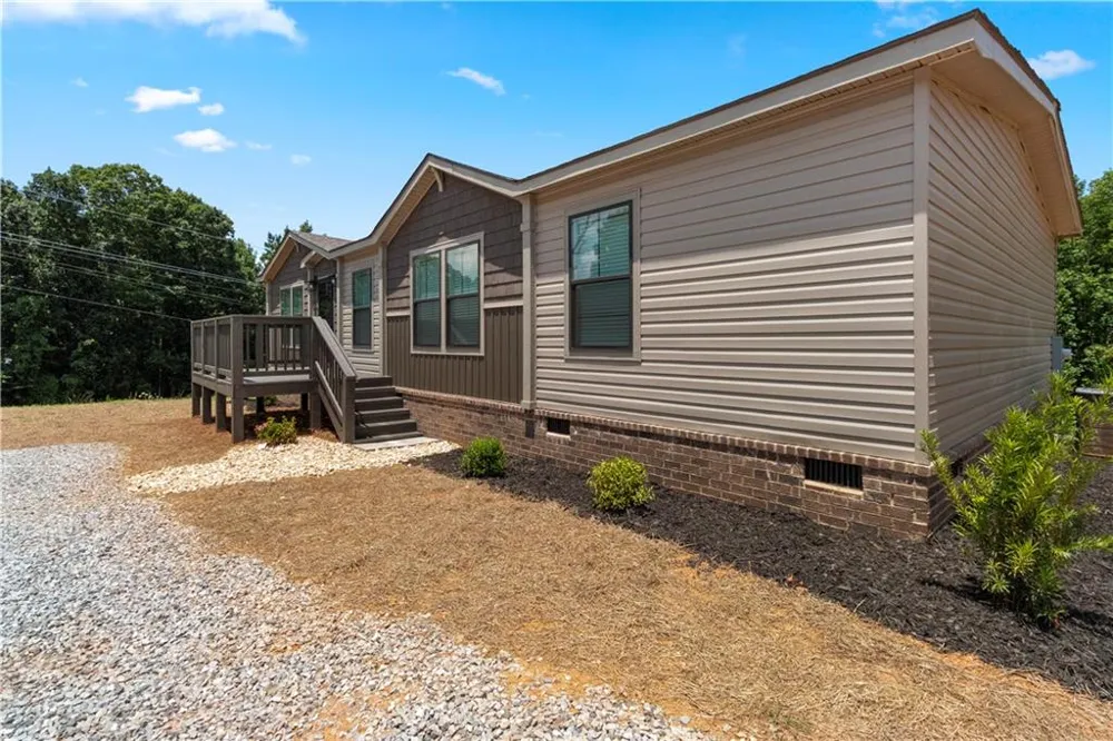 654 Robertson Loop Road Clarkesville, GA 30523