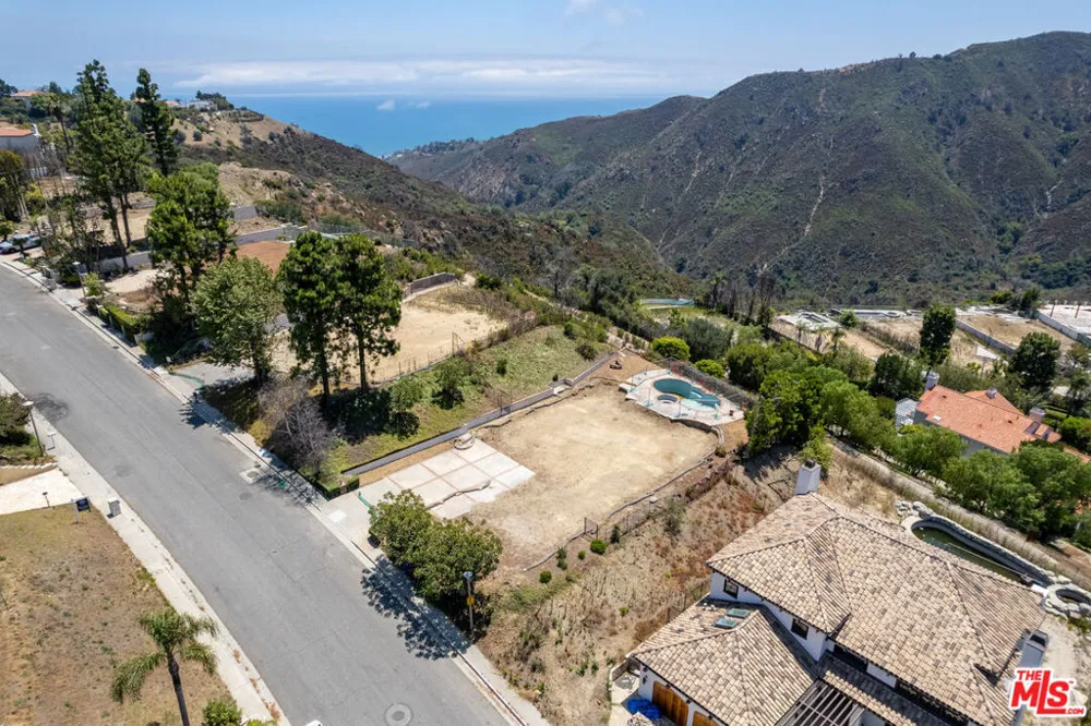16756 Monte Hermoso Drive Pacific Palisades, CA 90272
