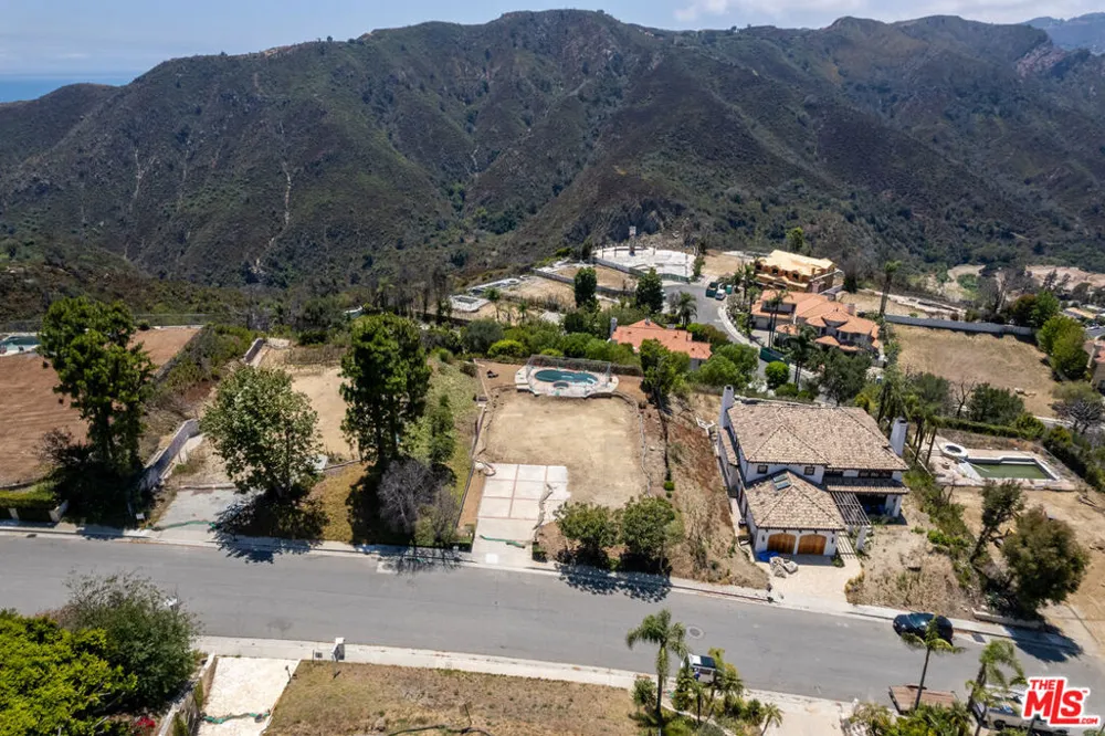 16756 Monte Hermoso Drive Pacific Palisades, CA 90272