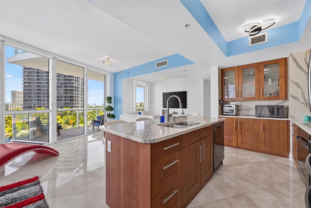 480 NE 30th St #1807 Miami, FL 33137