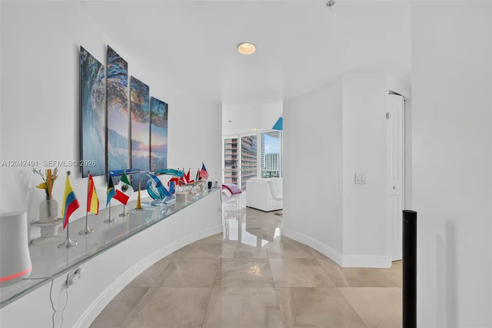 480 NE 30th St #1807 Miami, FL 33137