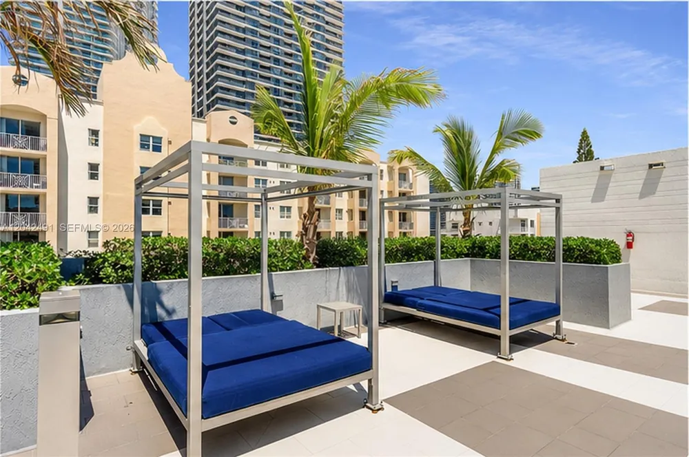 480 NE 30th St #1807 Miami, FL 33137