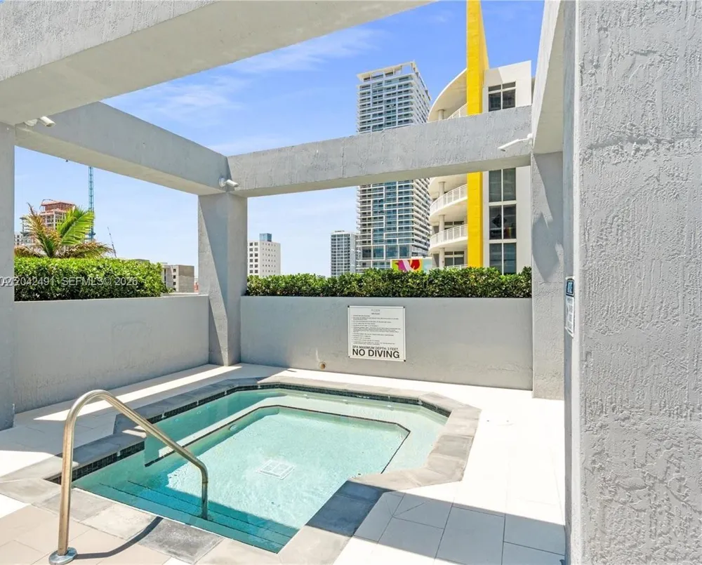 480 NE 30th St #1807 Miami, FL 33137