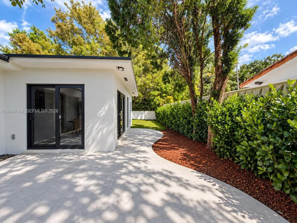2 NE 91st St Miami Shores, FL 33138