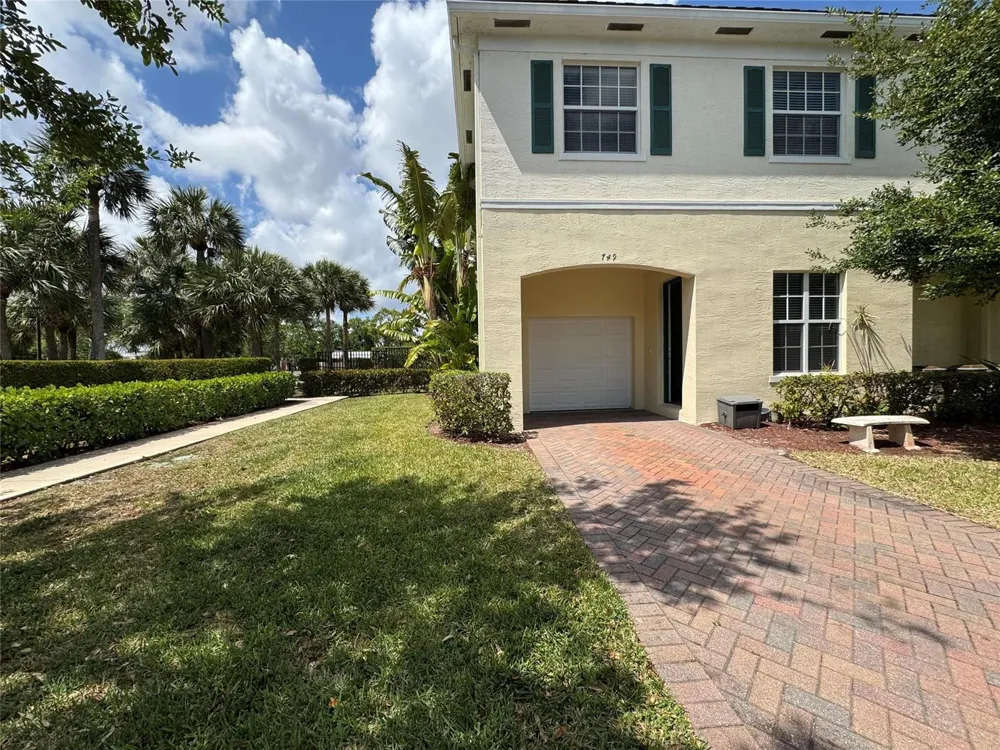 749 SW 3rd Avenue Pompano Beach, FL 33060