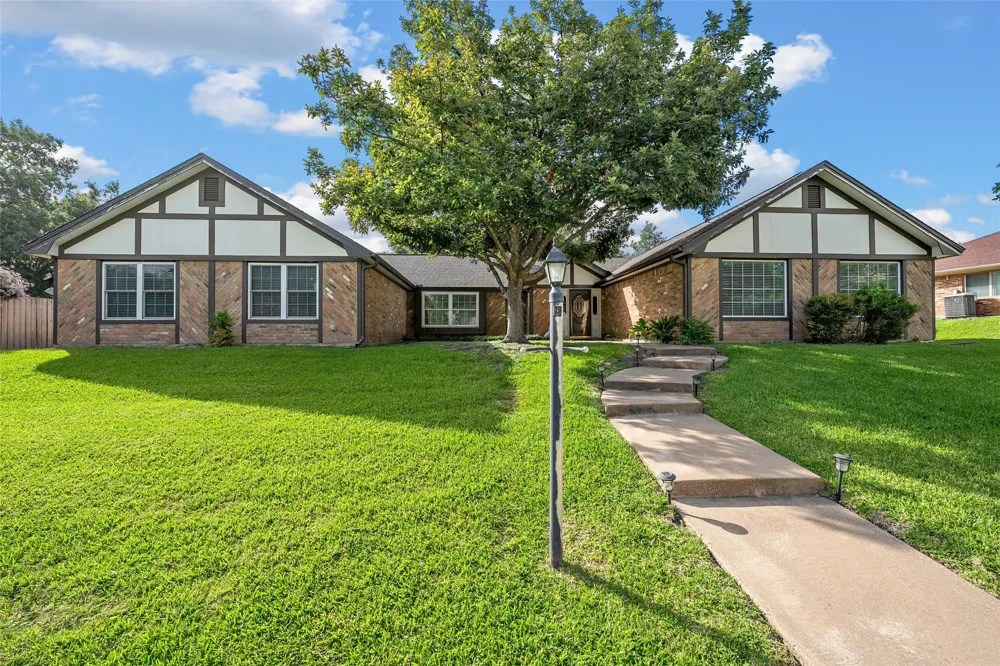 8202 Whippoorwill Drive Woodway, TX 76712
