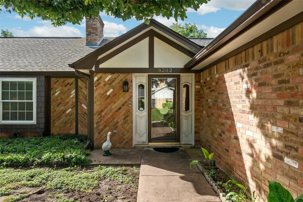 8202 Whippoorwill Drive Woodway, TX 76712