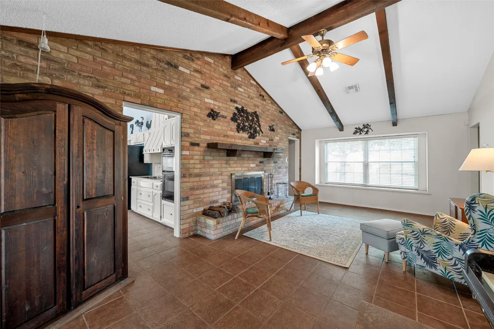 8202 Whippoorwill Drive Woodway, TX 76712