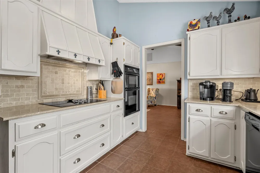 8202 Whippoorwill Drive Woodway, TX 76712