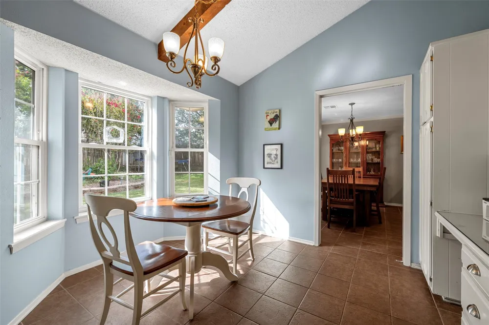 8202 Whippoorwill Drive Woodway, TX 76712