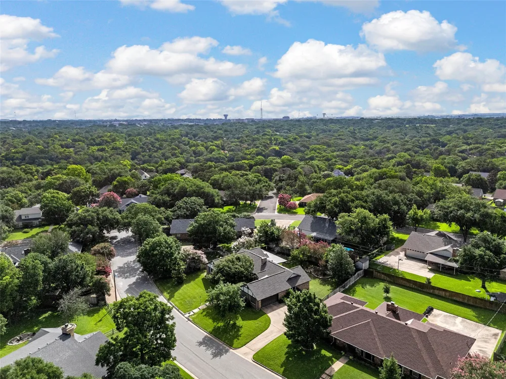 8202 Whippoorwill Drive Woodway, TX 76712