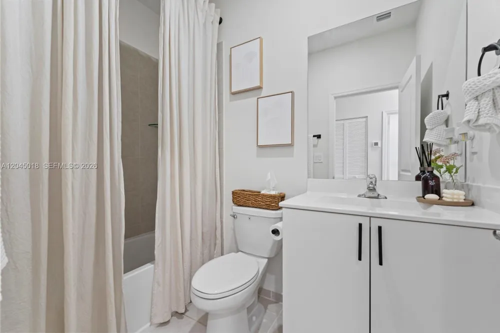 22961 SW 99th Ave Cutler Bay, FL 33190