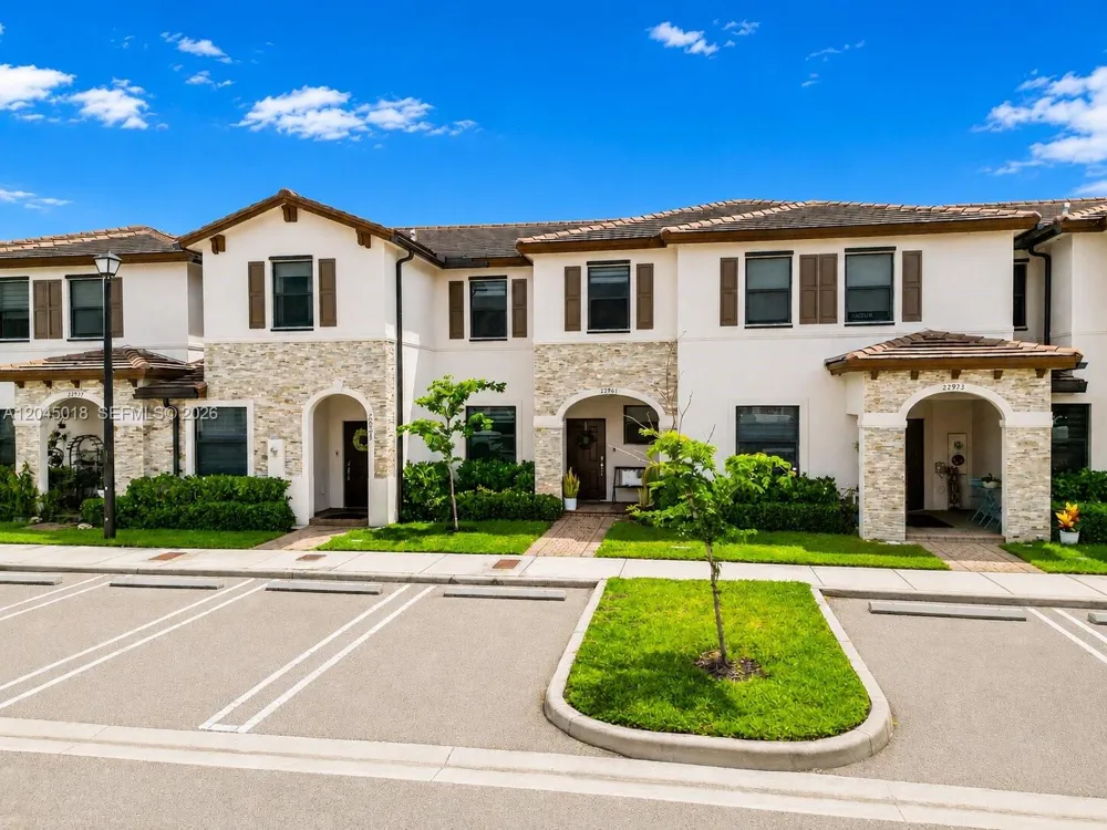 22961 SW 99th Ave Cutler Bay, FL 33190