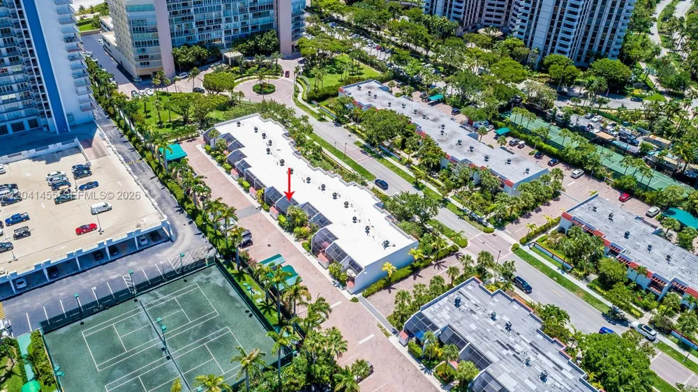 425 Grapetree Dr #206 Key Biscayne, FL 33149