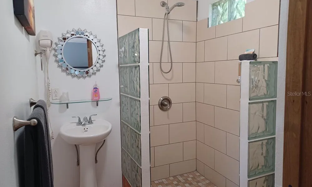 12 Carr 993 DESTINO Vieques, PR 00765