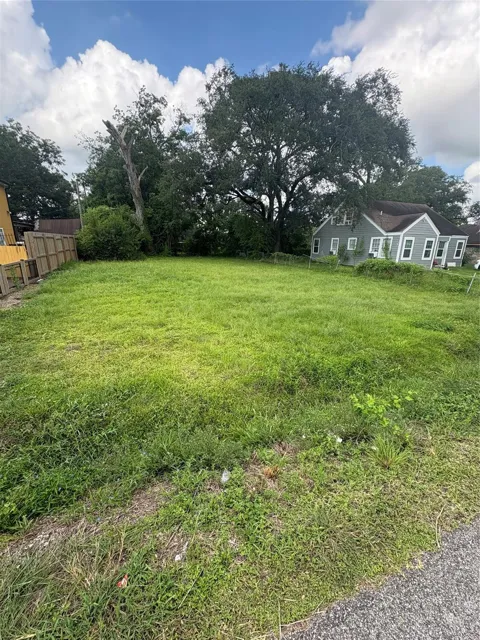 1040 Goliad Street