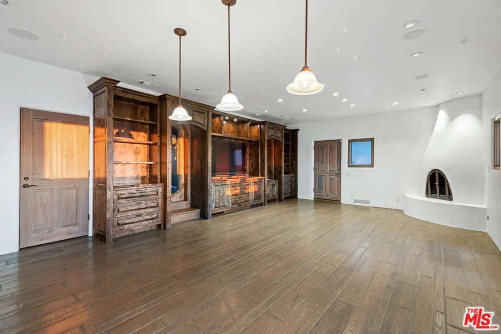 7047 Vista Del Mar Lane Playa del Rey, CA 90293