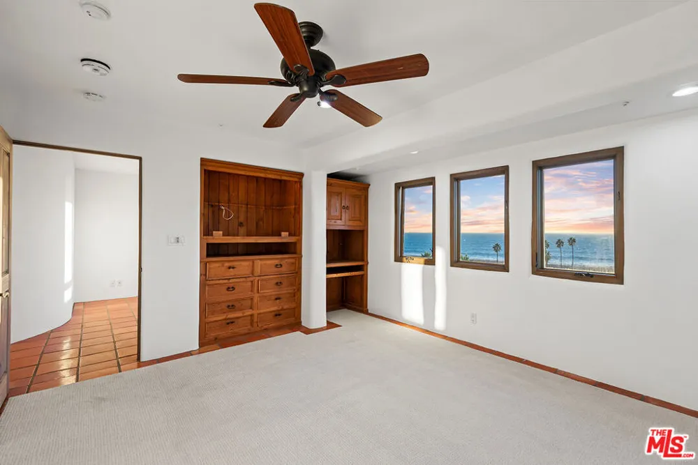 7047 Vista Del Mar Lane Playa del Rey, CA 90293