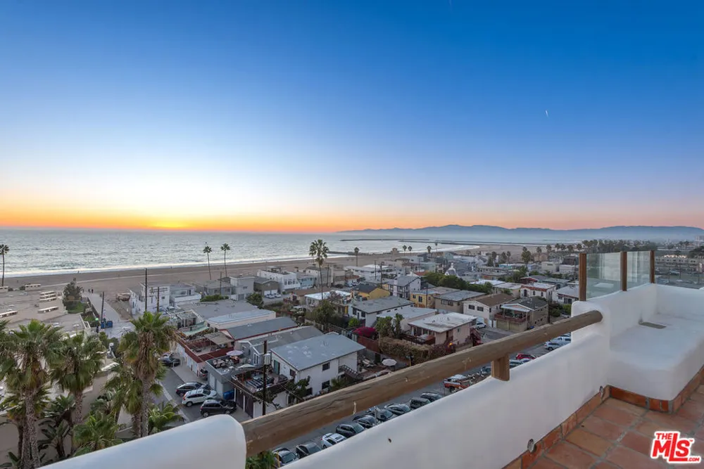 7047 Vista Del Mar Lane Playa del Rey, CA 90293