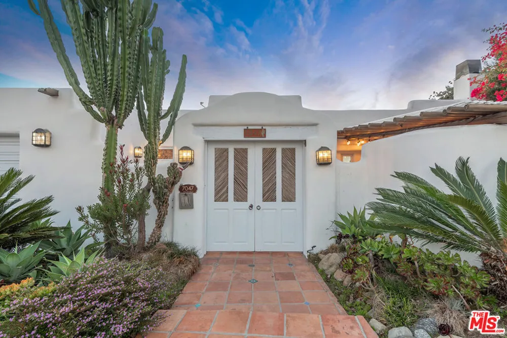 7047 Vista Del Mar Lane Playa del Rey, CA 90293
