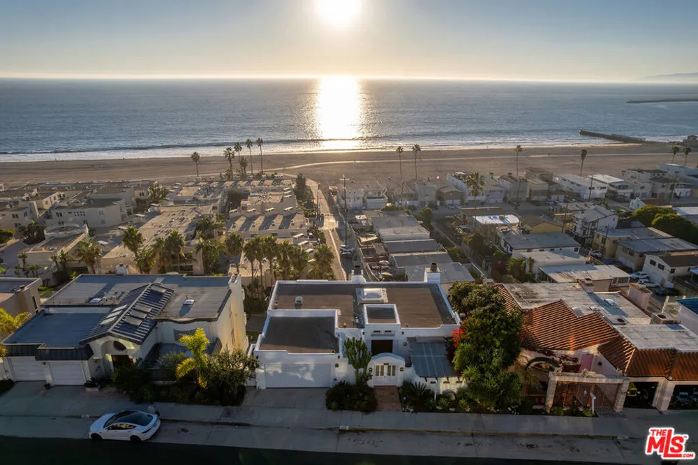 7047 Vista Del Mar Lane Playa del Rey, CA 90293