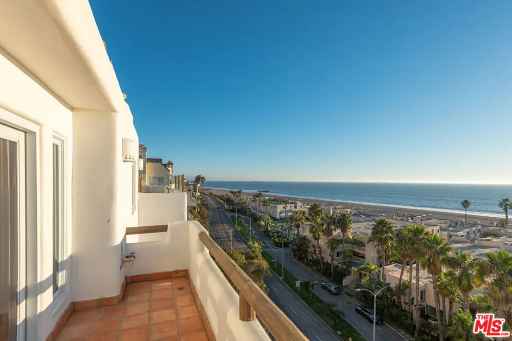 7047 Vista Del Mar Lane Playa del Rey, CA 90293