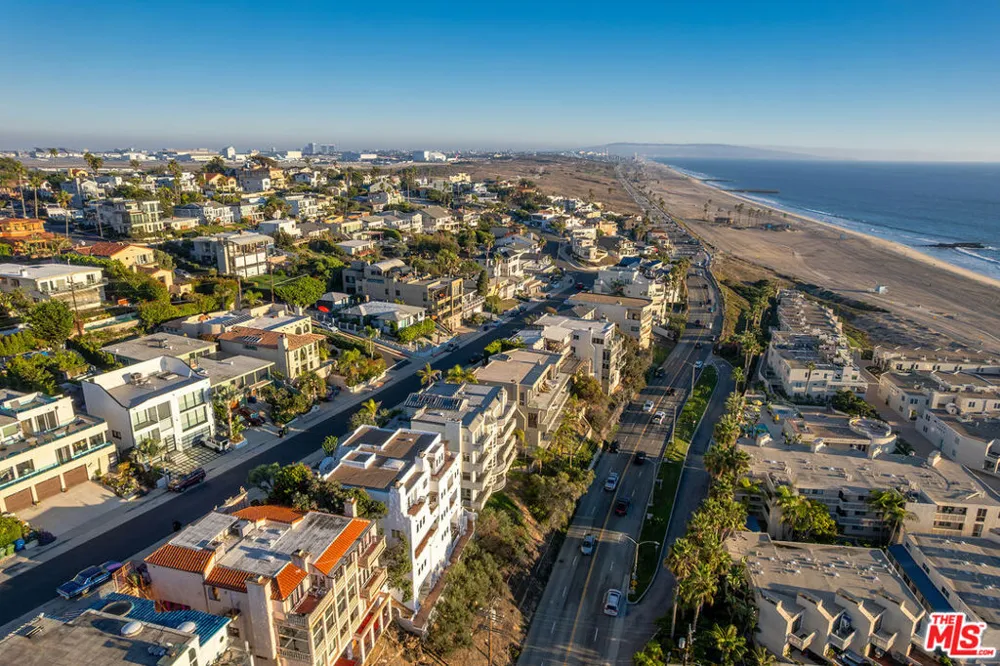 7047 Vista Del Mar Lane Playa del Rey, CA 90293