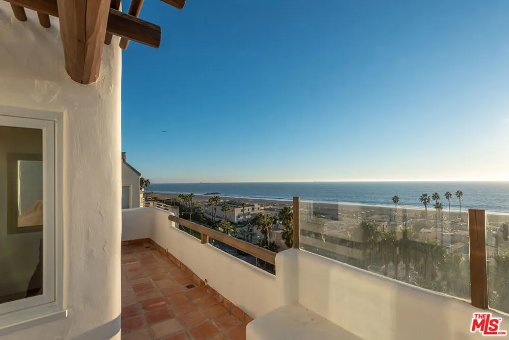 7047 Vista Del Mar Lane Playa del Rey, CA 90293