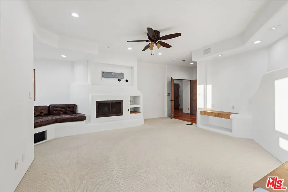 7047 Vista Del Mar Lane Playa del Rey, CA 90293