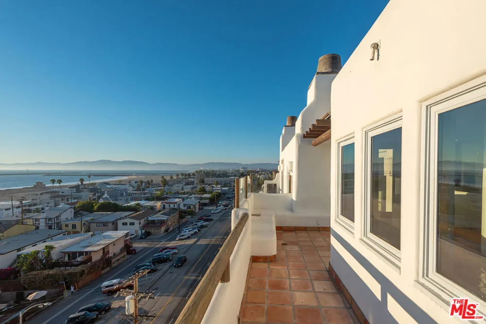 7047 Vista Del Mar Lane Playa del Rey, CA 90293
