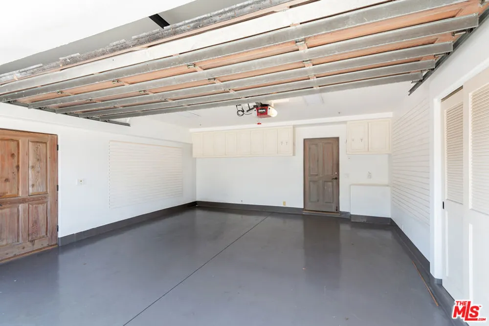 7047 Vista Del Mar Lane Playa del Rey, CA 90293