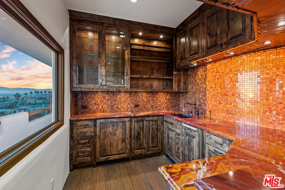 7047 Vista Del Mar Lane Playa del Rey, CA 90293