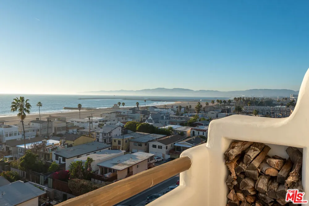 7047 Vista Del Mar Lane Playa del Rey, CA 90293